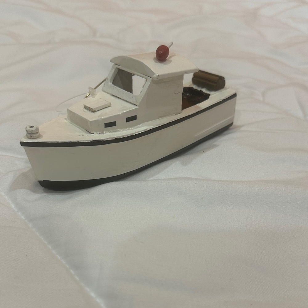 Chesapeake Bay Nautical White and Brown Boat Decor - Picture 2 of 9
